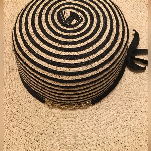 Straw hat - Picture 2 of 3